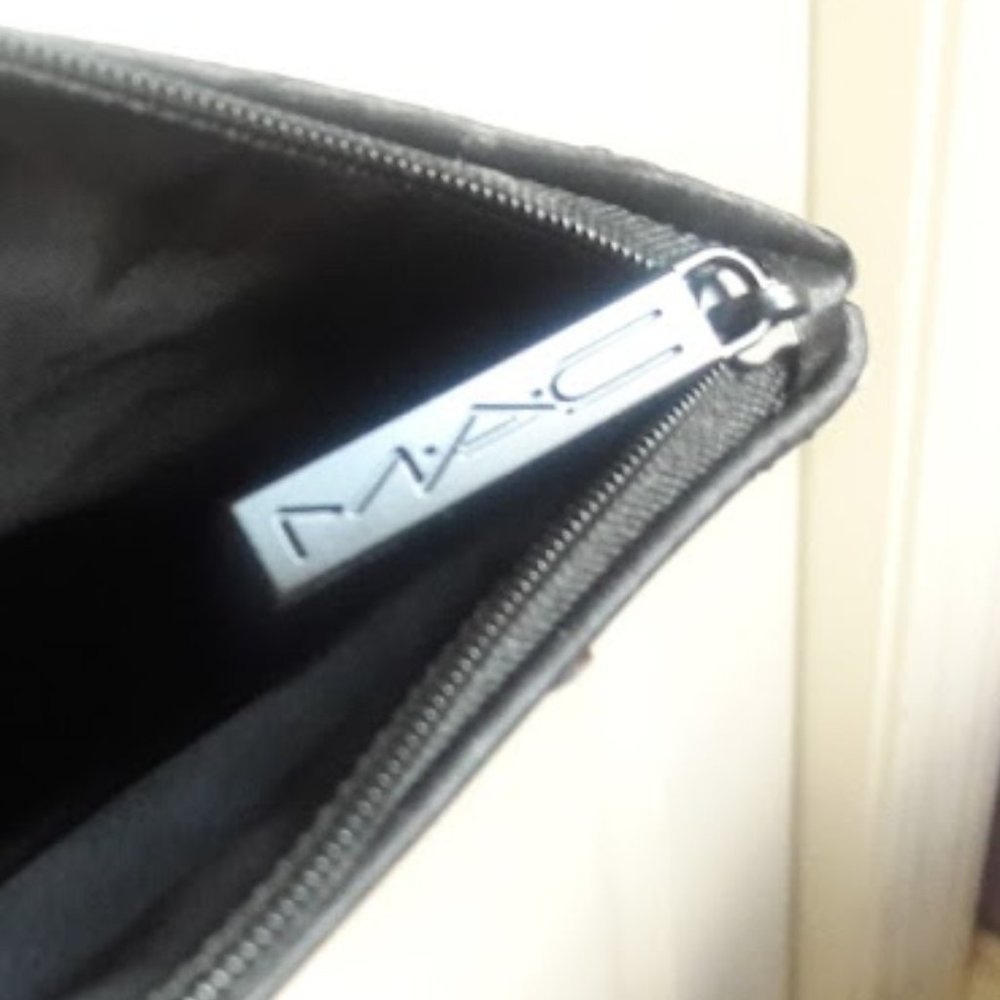 MAC Cosmetics Bag - Picture 2 of 5